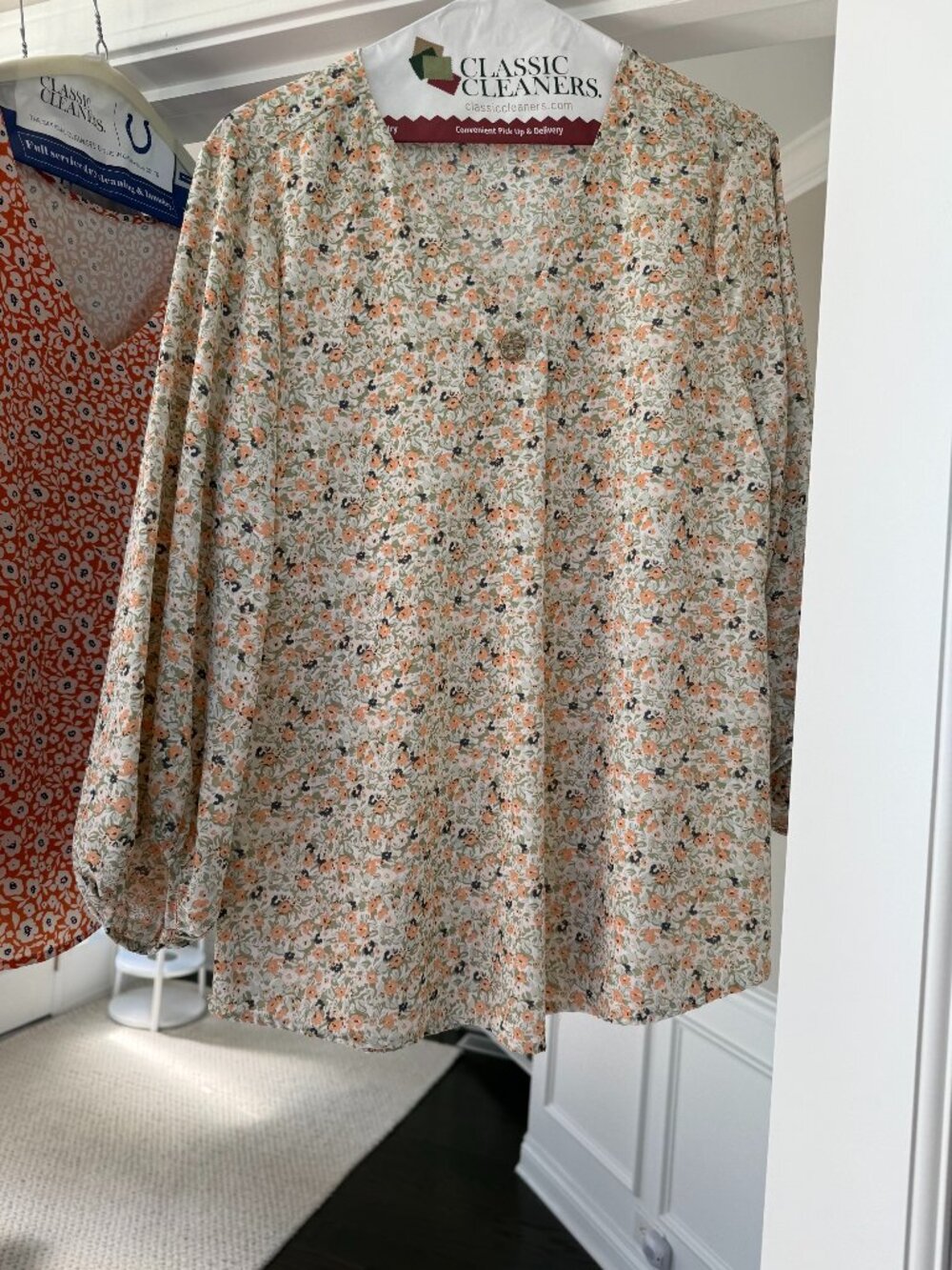 Women's V-Neck Blouse - Small